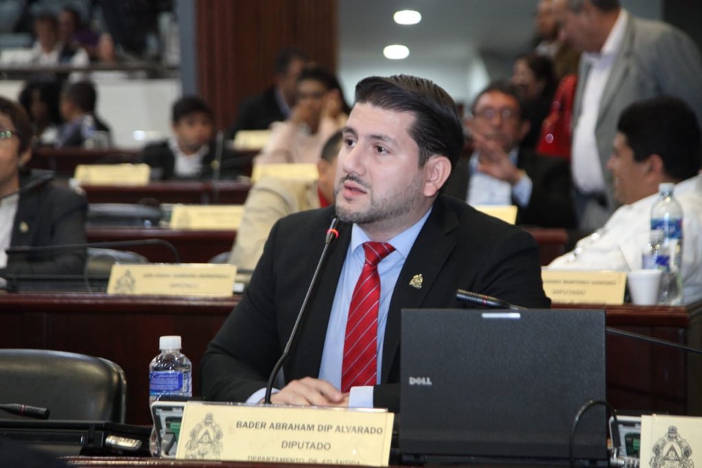 Diputado Bader Dip se disculpa tras protagonizar bochornoso escándalo en estado de ebriedad Diputado Bader Dip se disculpa tras protagonizar bochornoso escándalo en estado de ebriedad