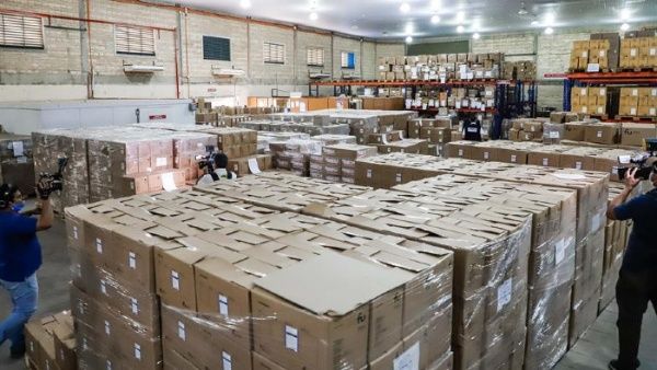 Dimiten funcionarios paraguayos por compras irregulares