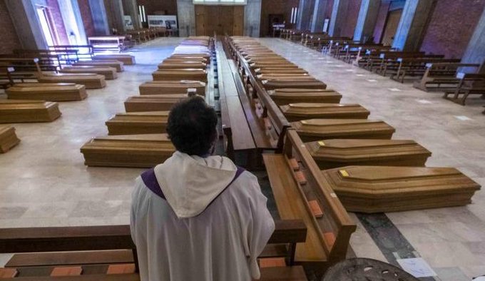 Italia sobrepasa los 30,000 muertos por COVID-19 Italia sobrepasa los 30,000 muertos por COVID-19