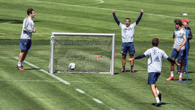 Bayern Munich vuelve a los entrenamientos grupales en medio de la pandemia