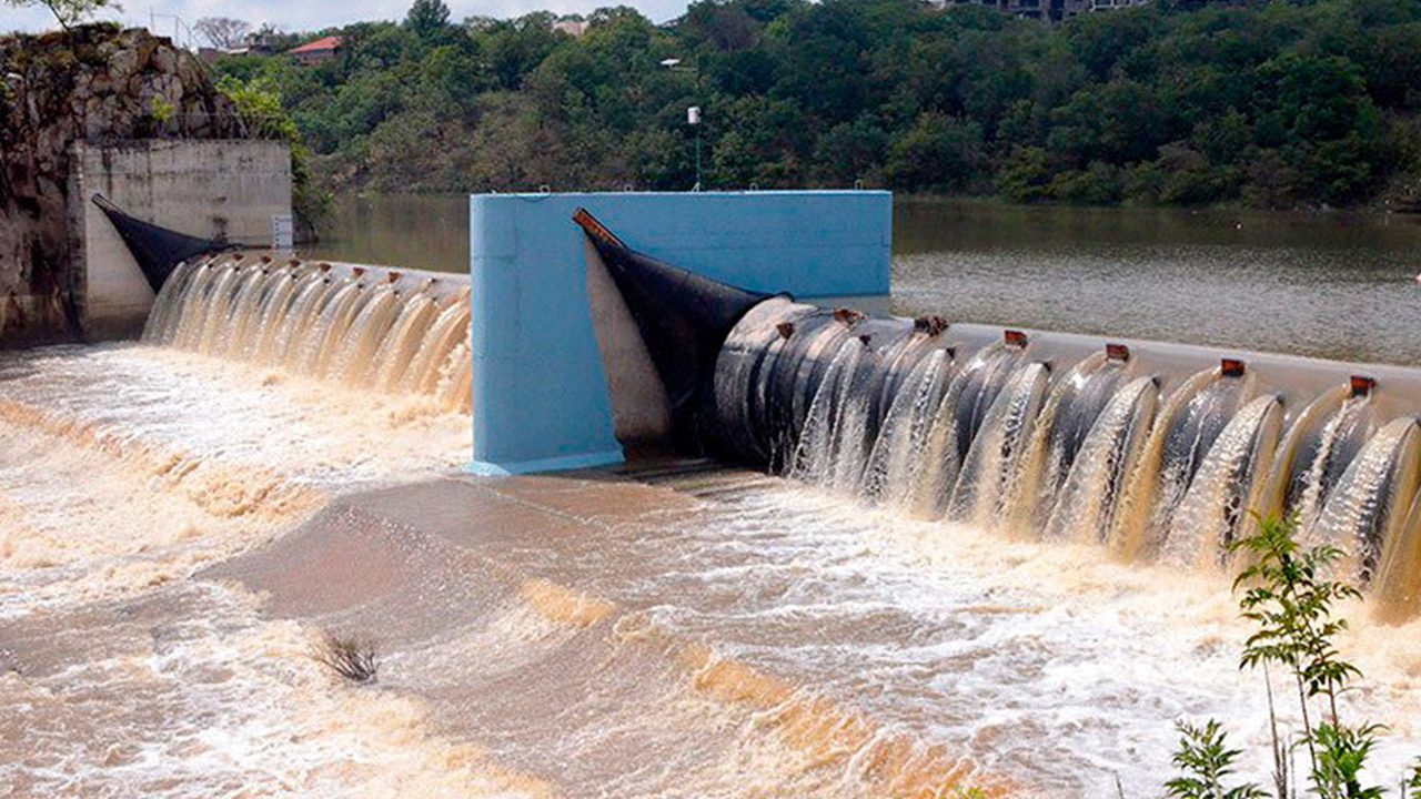 Represa Los Laureles rebosa y La Concepción llega al 72 % de su capacidad