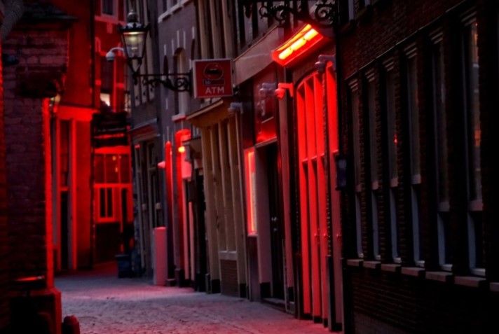 ¿Puede la profesión más antigua del mundo sobrevivir a la era del distanciamiento social?