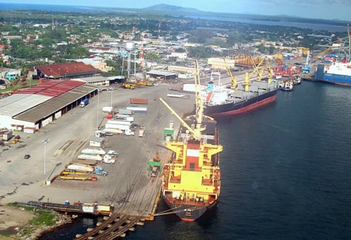 «En una mesa se deberá discutir la reapertura de puertos, aeropuertos y aduanas»