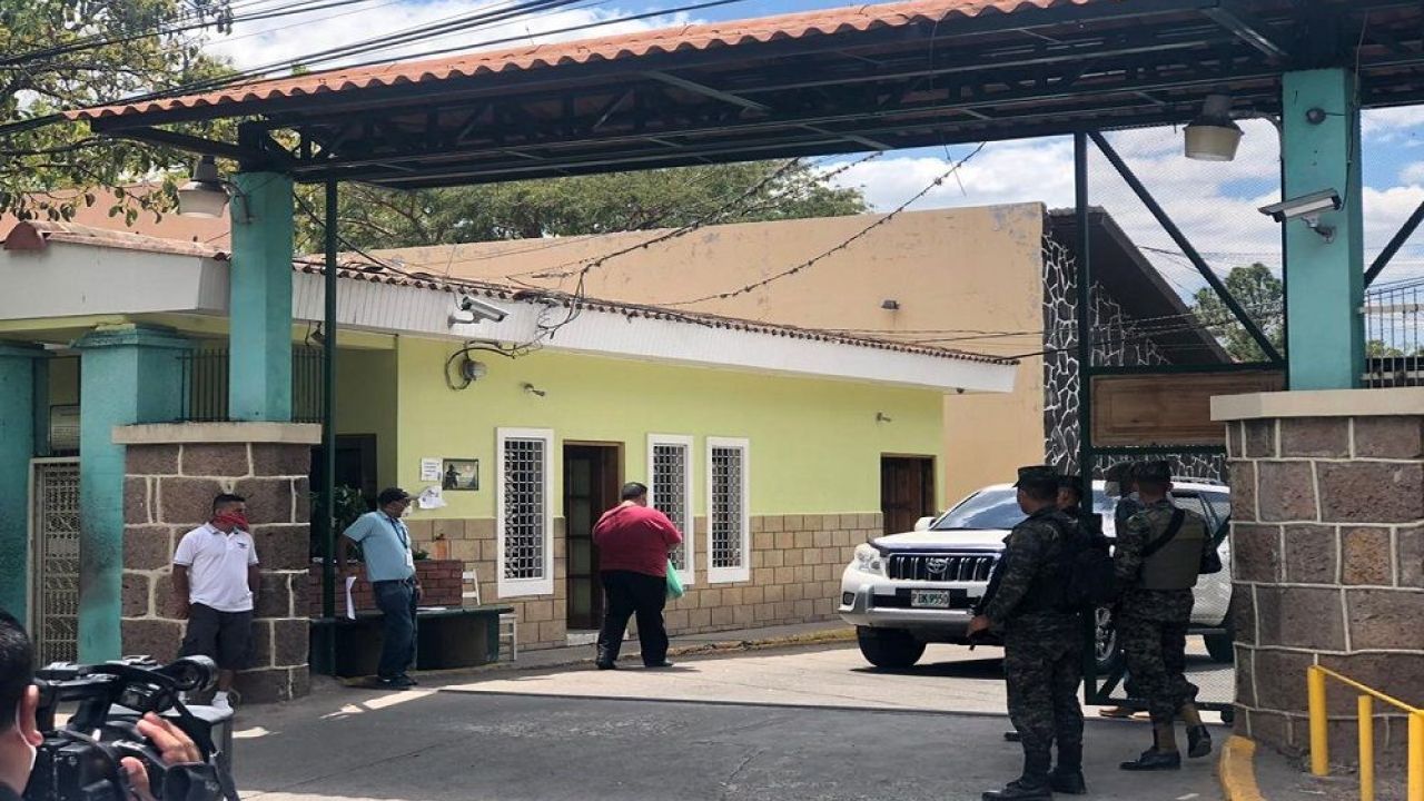Se reporta el ingreso de tres pacientes con COVID-19 en el Hospital El Tórax Se reporta el ingreso de tres pacientes con COVID-19 en el Hospital El Tórax