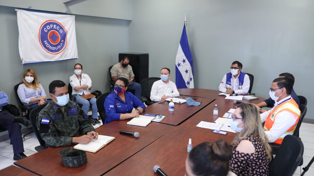 Policía Nacional y FFAA trabajan en conjunto contra el coronavirus en Comayagua