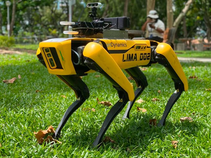 Spot, el perro-robot que mantiene la distancia social en los parques de Singapur Spot, el perro-robot que mantiene la distancia social en los parques de Singapur
