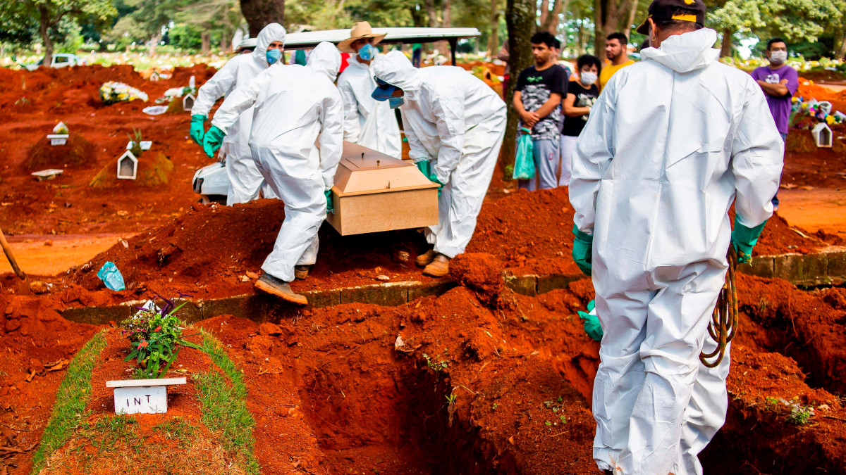 Brasil supera los 100.000 casos confirmados y registra más de 7.000 muertes por covid-19