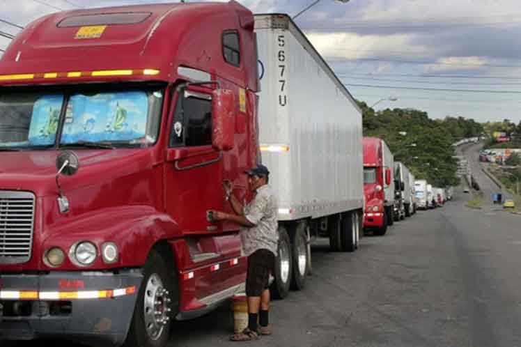 Honduras fija como plazo máximo de 72 horas de permanencia a los transportistas de carga de Costa Rica