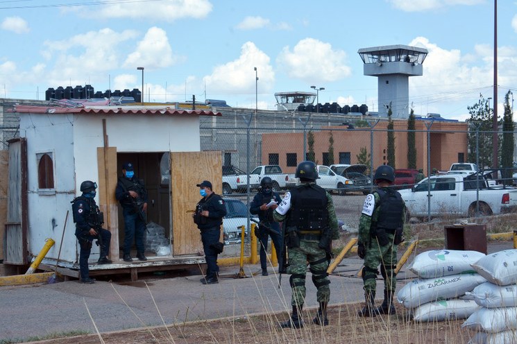 Doce presos se fugan de una cárcel de México a plena luz del día usando un túnel Doce presos se fugan de una cárcel de México a plena luz del día usando un túnel