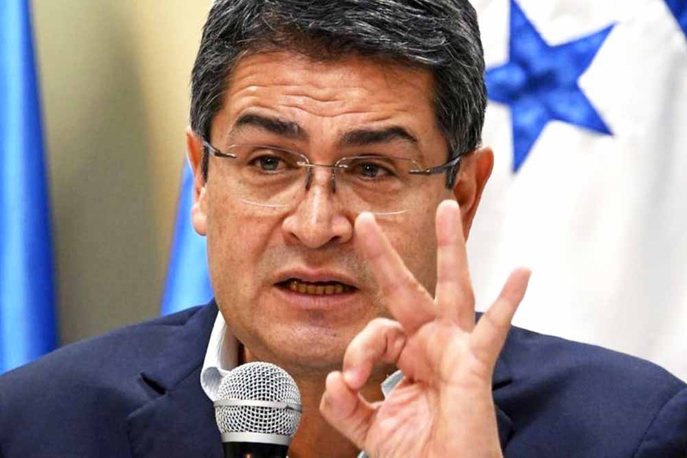 El presidente Hernández afirma que hay una propuesta más incluyente para contratar médicos y enfermeras El presidente Hernández afirma que hay una propuesta más incluyente para contratar médicos y enfermeras