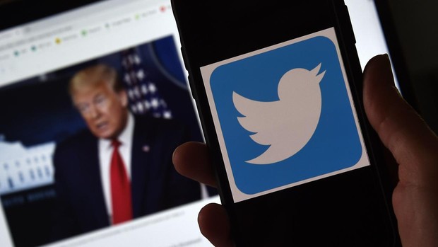 Donald Trump firmó un decreto ejecutivo que limita las protecciones legales de las redes sociales Donald Trump firmó un decreto ejecutivo que limita las protecciones legales de las redes sociales