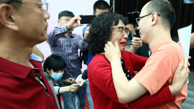 Secuestrado en China cuando era bebé, se reencontró con sus padres 32 años después Secuestrado en China cuando era bebé, se reencontró con sus padres 32 años después