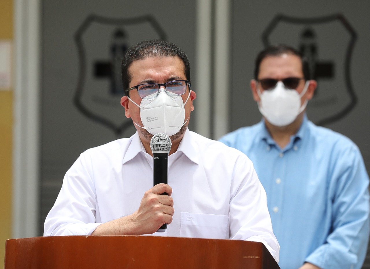 Francis Contreras: «El presidente Hernández presenta neumonía, pero se encuentra estable, de buen ánimo y recibiendo medicación» Francis Contreras: «El presidente Hernández presenta neumonía, pero se encuentra estable, de buen ánimo y recibiendo medicación»