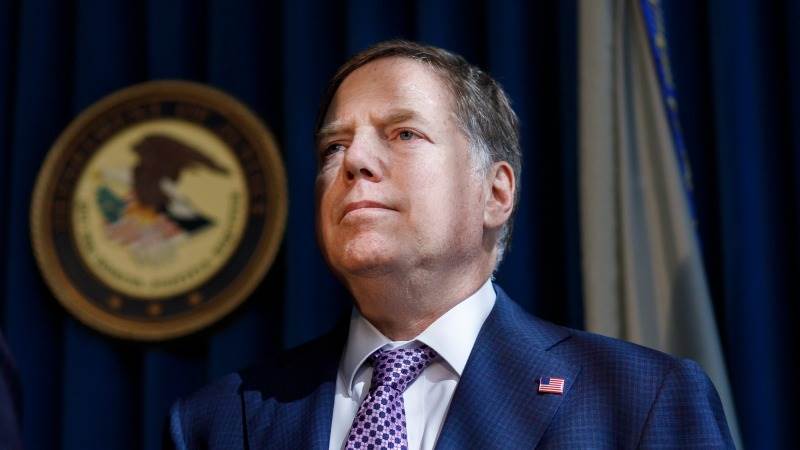 Fiscalía de EEUU expulsa a Geoffrey Berman, quien investigaba allegados de Trump Fiscalía de EEUU expulsa a Geoffrey Berman, quien investigaba allegados de Trump