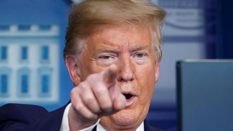 Trump califica de «locos» a los demócratas tras la propuesta de recortar los fondos y desmantelar la Policía de Mineápolis