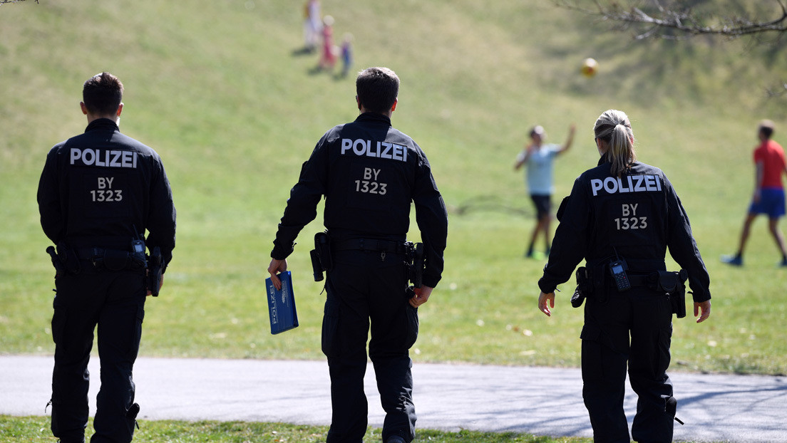 Desconocidos arrollan y atacan a un grupo de peatones en Múnich Desconocidos arrollan y atacan a un grupo de peatones en Múnich