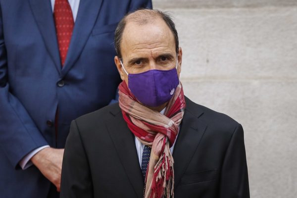 El ministro de Desarrollo de Chile dio positivo de COVID-19