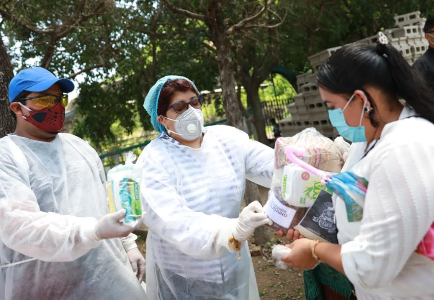 Pobladoresde aldea Yaguacire reciben “El encarguito solidario” Pobladoresde aldea Yaguacire reciben “El encarguito solidario”