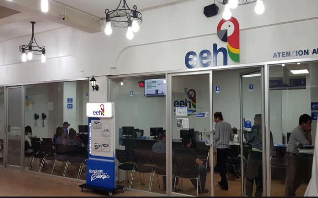 Directora de La EEH: «Tenemos ochocientos mil, trecientos clientes en mora en estos momentos»