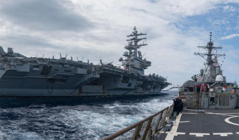 Tres portaaviones de EE.UU. patrullan el Océano Pacífico Y China no está contenta Tres portaaviones de EE.UU. patrullan el Océano Pacífico Y China no está contenta