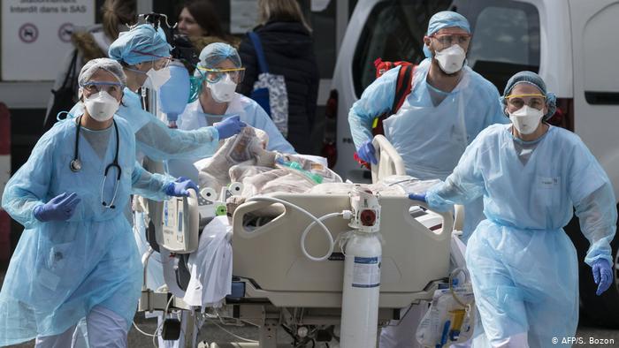 Francia prueba un test similar a un control de alcoholemia para detectar Covid-19 en segundos