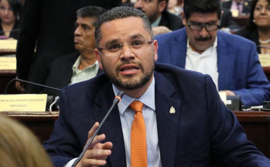 Jefe de bancada nacionalista: Mel quebró todas las instituciones del Estado Jefe de bancada nacionalista: Mel quebró todas las instituciones del Estado