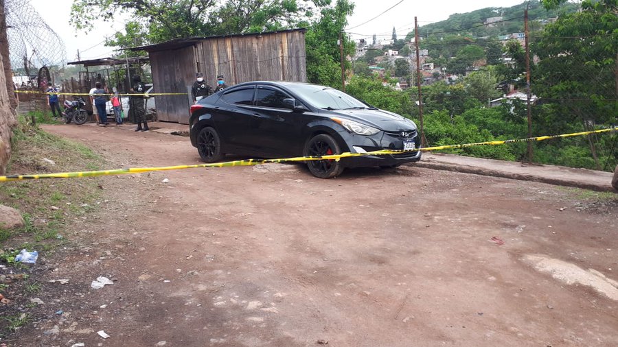 ¡Dentro del interior de su vehículo! fue encontrado muerto un joven en la col. Izaguirre ¡Dentro del interior de su vehículo! fue encontrado muerto un joven en la col. Izaguirre