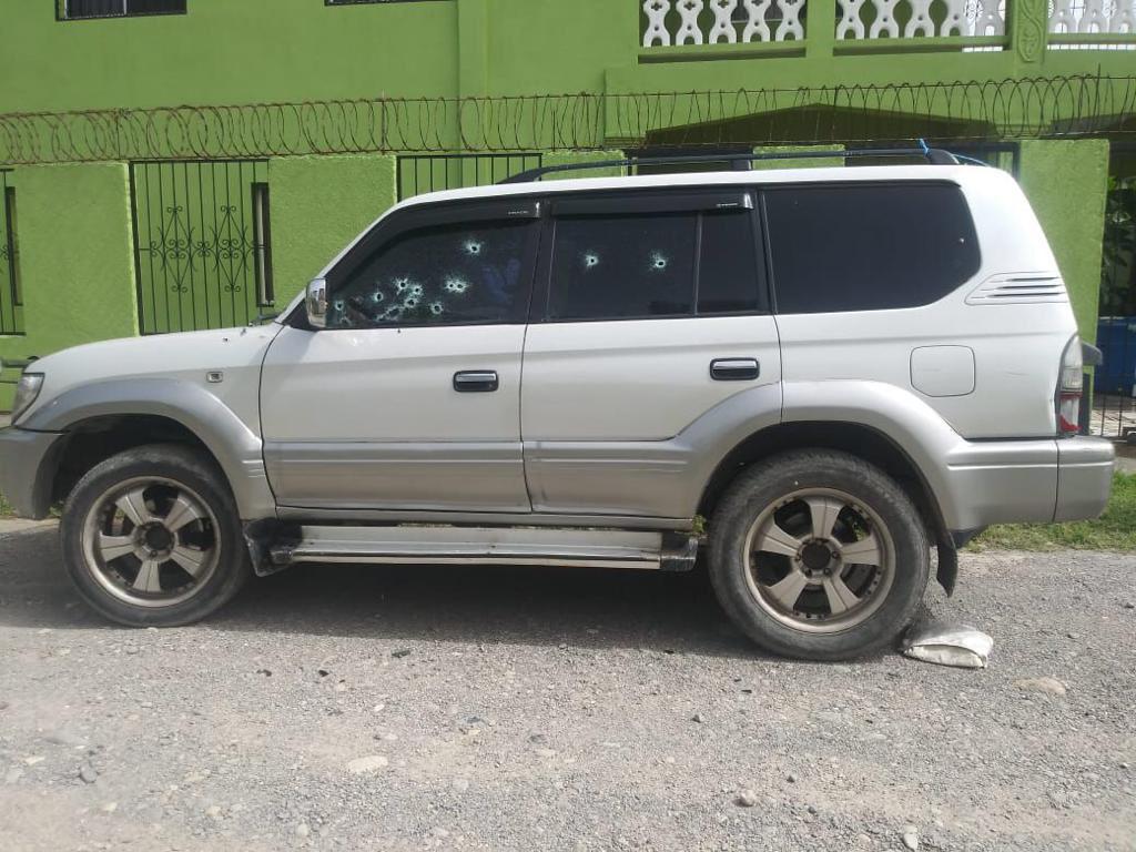 Acribillan a una mujer dentro de su vehículo en la Col. Riviera de La Ceiba, Atlántida.