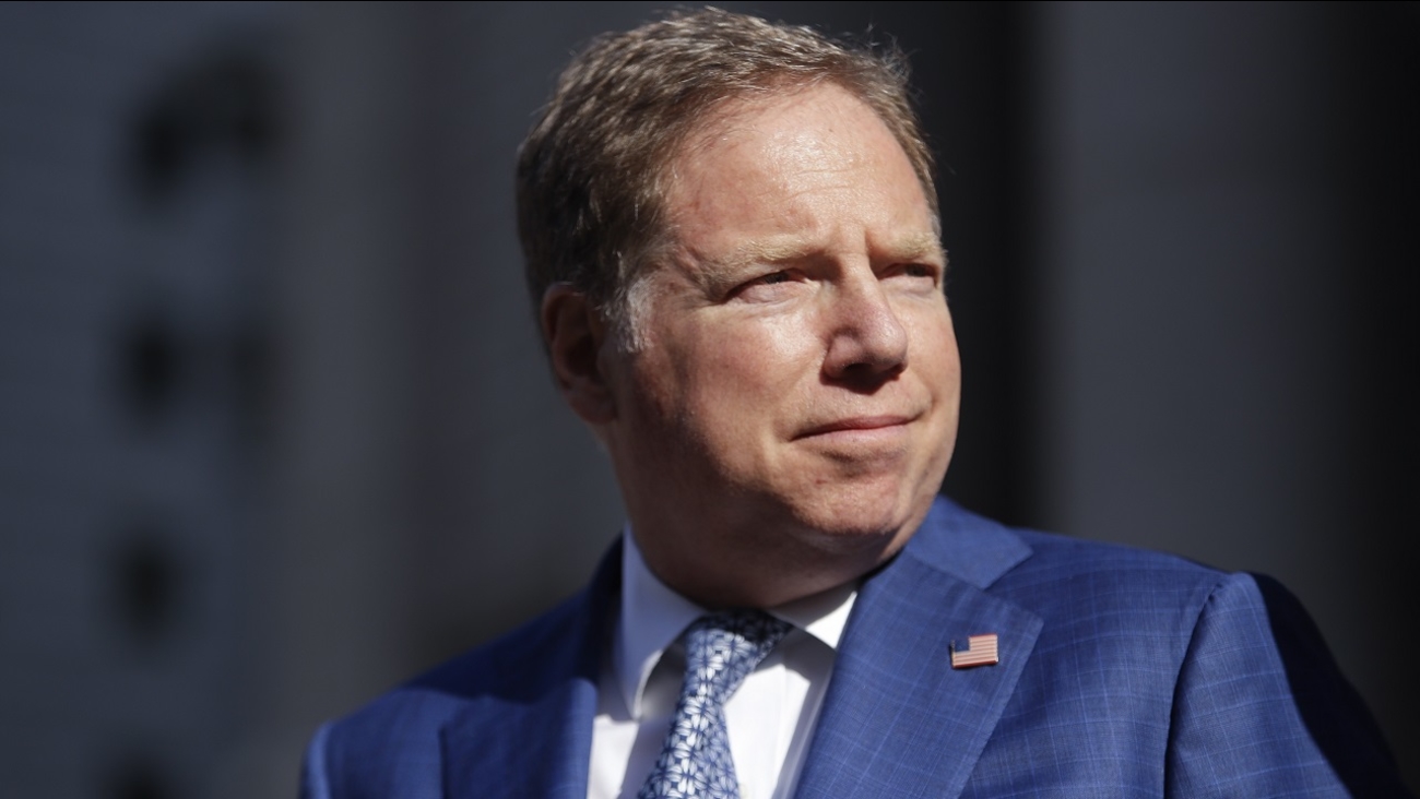 Fiscal Geoffrey Berman, accede a dejar el cargo tras ser despedido Fiscal Geoffrey Berman, accede a dejar el cargo tras ser despedido