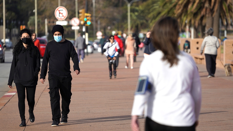 La OMS volvió a cambiar el protocolo sobre el uso general de las mascarillas La OMS volvió a cambiar el protocolo sobre el uso general de las mascarillas