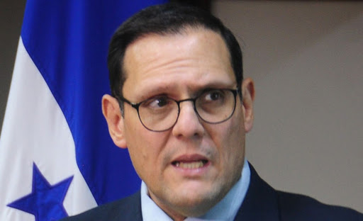 Canciller Rosales: Brigadas aplican tratamiento MAIZ casa por casa Canciller Rosales: Brigadas aplican tratamiento MAIZ casa por casa