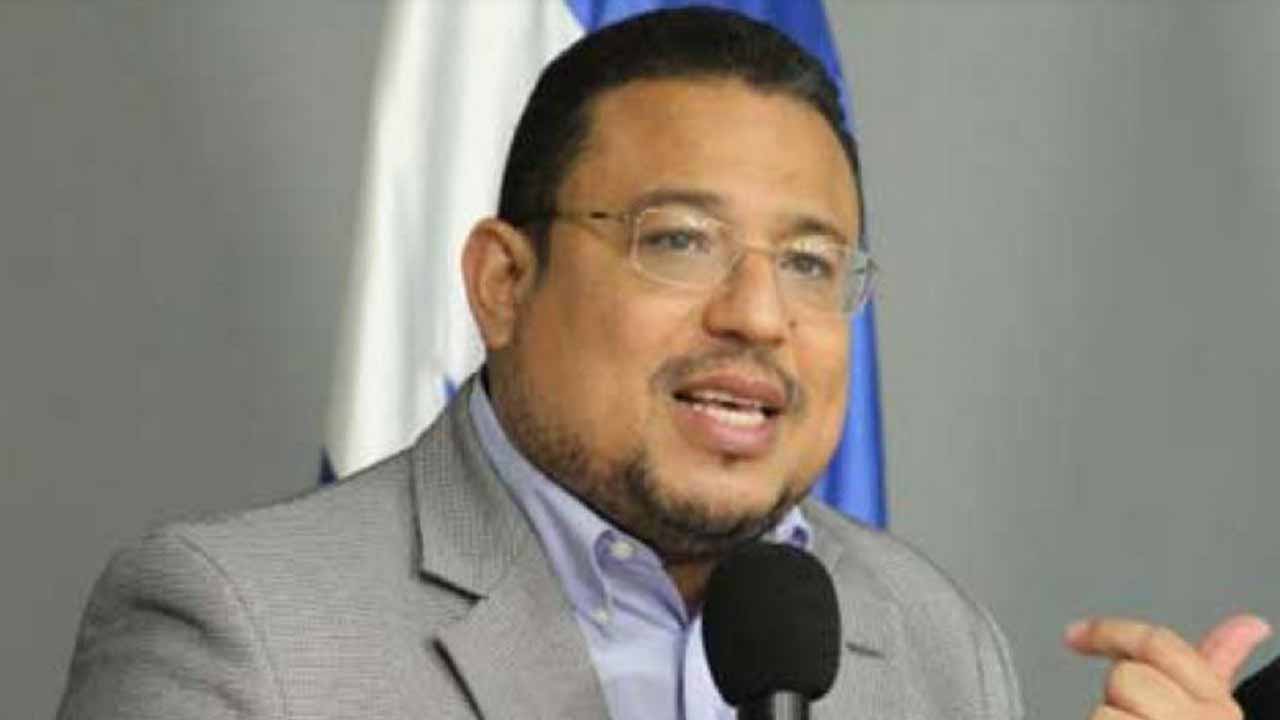 Omar Rivera: «insto al presidente Juan Orlando Hernández para que restructure su gobierno”»