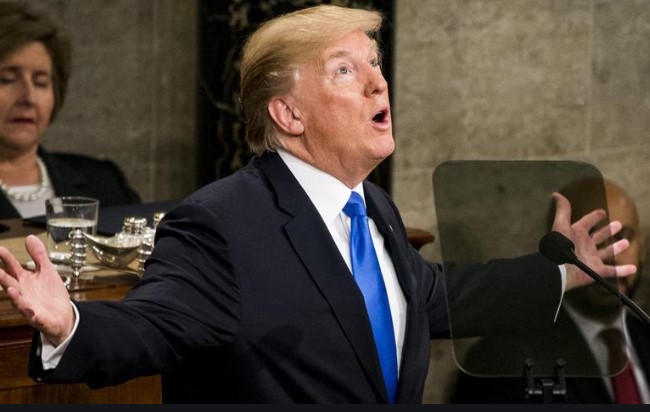 Un tribunal desestima la petición del hermano de Trump para bloquear la biografía no autorizada escrita por su sobrina Un tribunal desestima la petición del hermano de Trump para bloquear la biografía no autorizada escrita por su sobrina