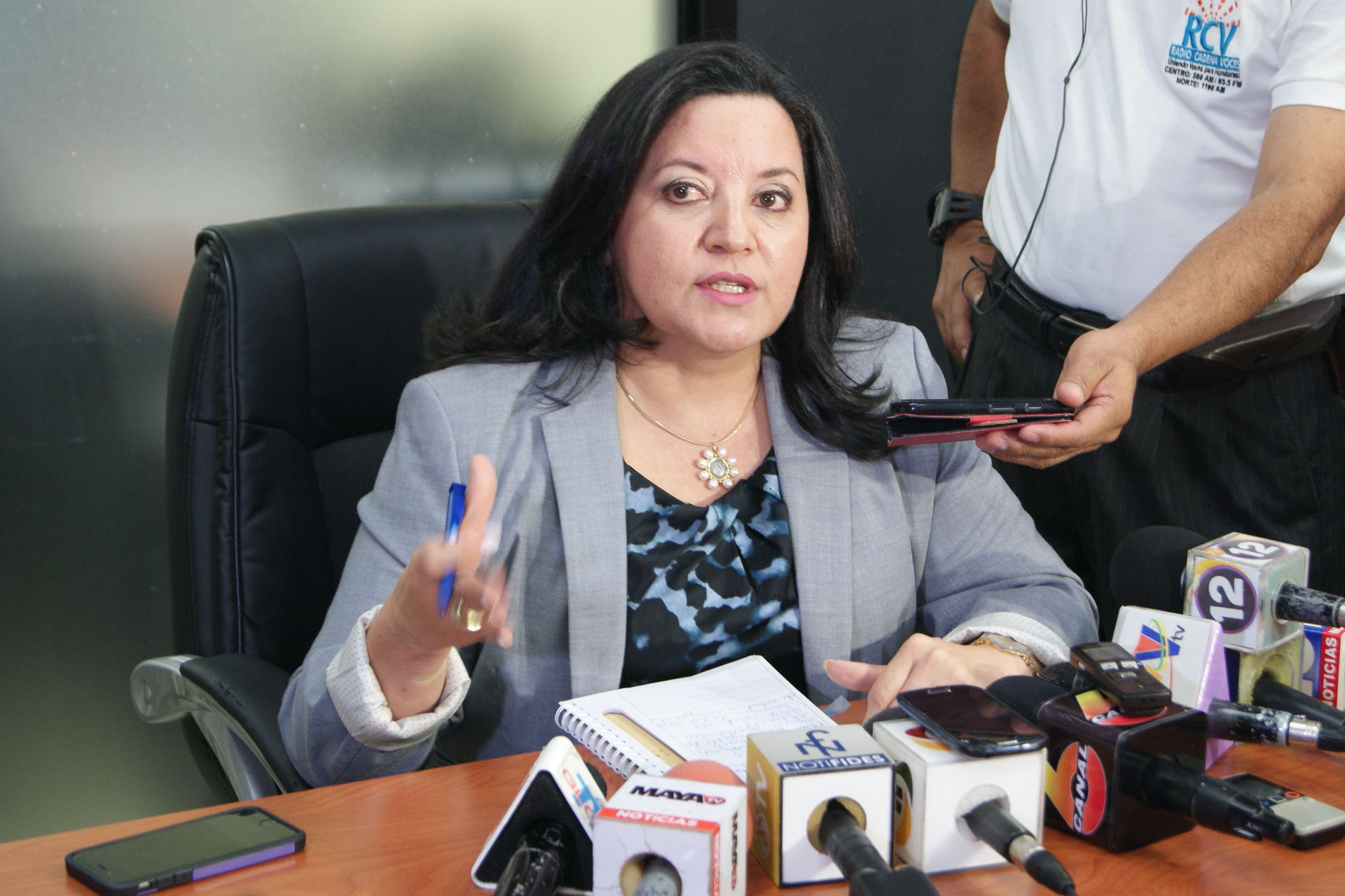 Yolani Batres: «Se destinan L 15 millones para combatir Covid-19 en Roatán»  