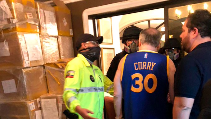 El ex presidente de Ecuador Abdalá Bucaram fue detenido sospechado de corrupción por la compra de insumos médicos para combatir el coronavirus El ex presidente de Ecuador Abdalá Bucaram fue detenido sospechado de corrupción por la compra de insumos médicos para combatir el coronavirus