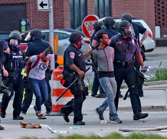 Al menos 9,300 detenidos en las protestas en EEUU