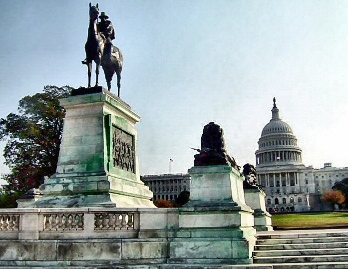 La violencia regresa a Washington mientras Trump amenaza con 10 años de prisión a quien vandalice estatuas