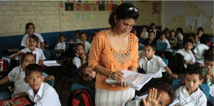 Clases continúan suspendidas en 10 departamentos del país