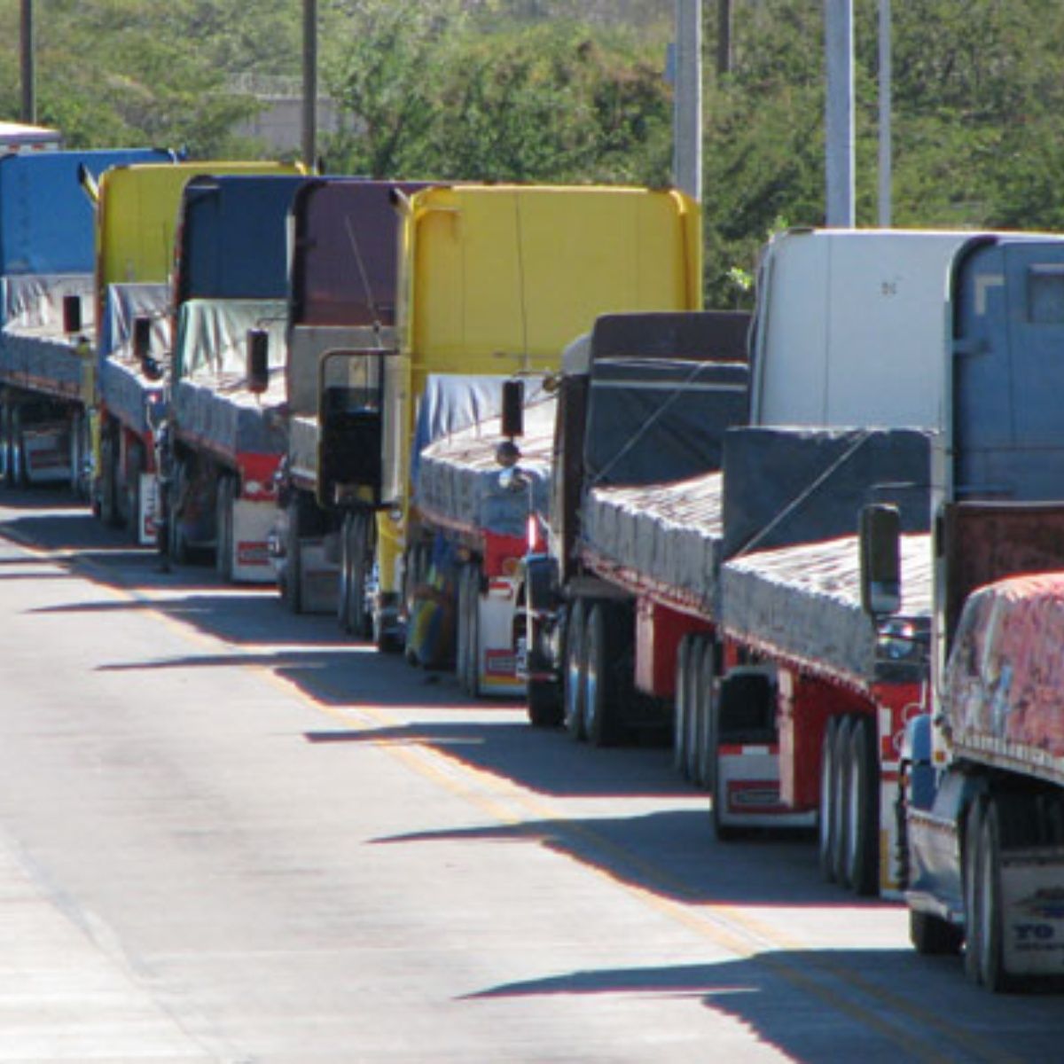 Juan Carlos Minajot: Aduana de Tecum Uman II permite pasar solo dos agencias por día