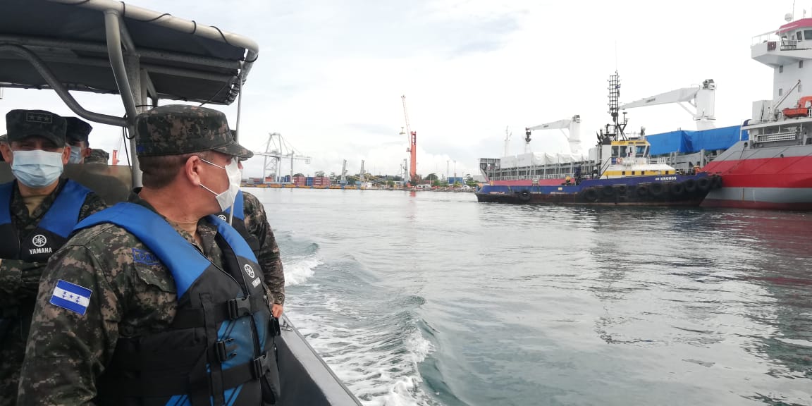 Fuerzas Armadas en apoyo a SESAL en la instalación y administración de hospitales móviles