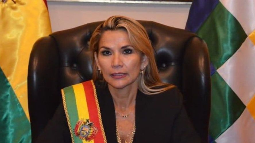 Presidenta de facto de Bolivia anuncia que dio positivo por coronavirus Presidenta de facto de Bolivia anuncia que dio positivo por coronavirus