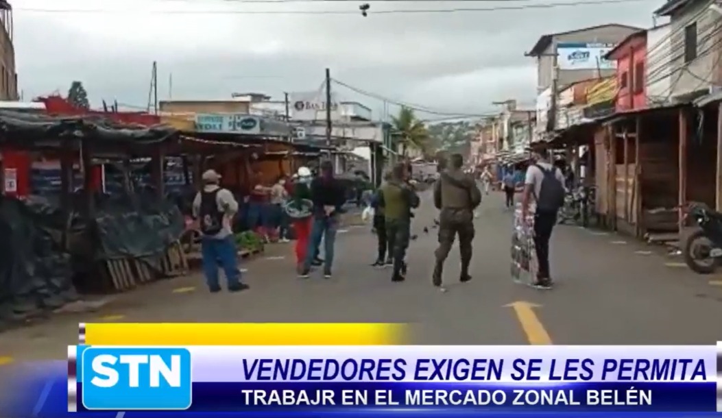 Con gases lacrimógenos antimotines desalojan a vendedores del Mercado Zonal Belén. Con gases lacrimógenos antimotines desalojan a vendedores del Mercado Zonal Belén.
