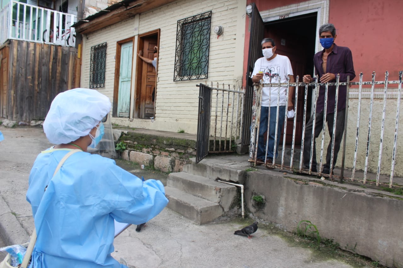 Brigadas médicas casa a casa cumplen 28 días trabajando