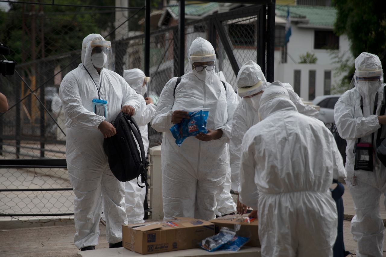 Brigadas Médicas buscan al coronavirus casa por casa sin importar riesgos y sacrificio personal