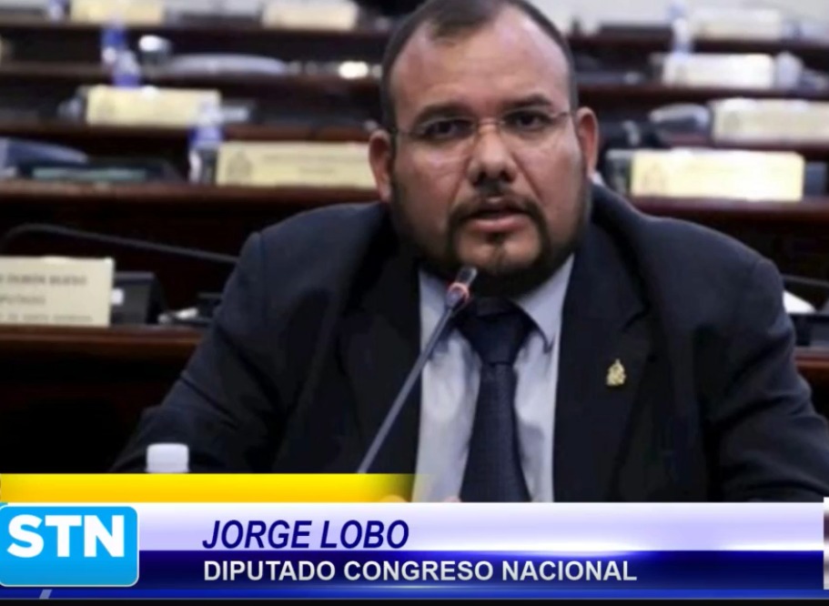 Jorge Lobo aspirante a la presidencia anuncia la  adhesión de su movimiento al Partido Demócrata Cristiano