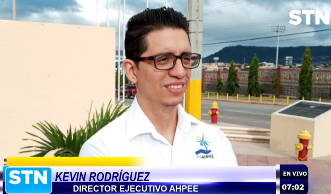 Gobierno aprueba decreto para dividir la ENEE en tres unidades de distribución, transmisión y cobro Gobierno aprueba decreto para dividir la ENEE en tres unidades de distribución, transmisión y cobro