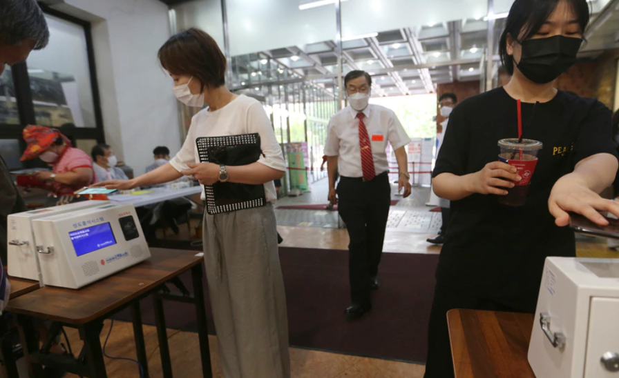 Científicos dicen que el coronavirus está en el aire Científicos dicen que el coronavirus está en el aire