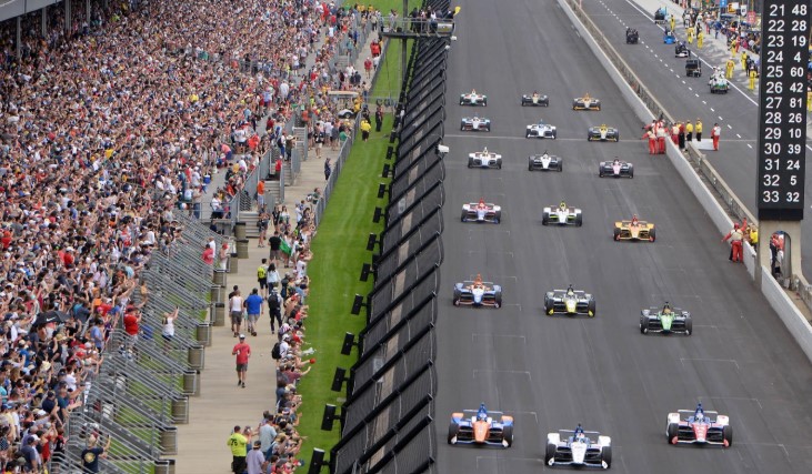 Las 500 Millas de Indianapolis requerirán que los fanáticos usen cubiertas faciales Las 500 Millas de Indianapolis requerirán que los fanáticos usen cubiertas faciales