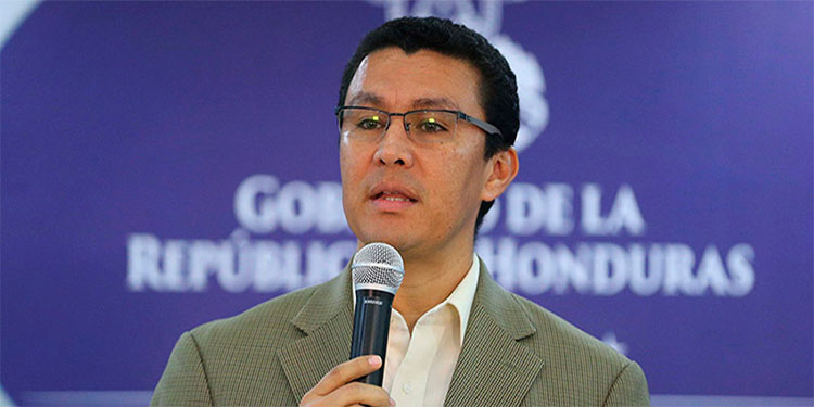 Ebal Díaz: «Se analiza posibilidad de volver a la fase uno» 