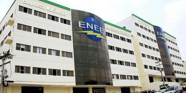 EEH recibirá $ 800 millones sin haber cumplido el contrato, asegura comisionado